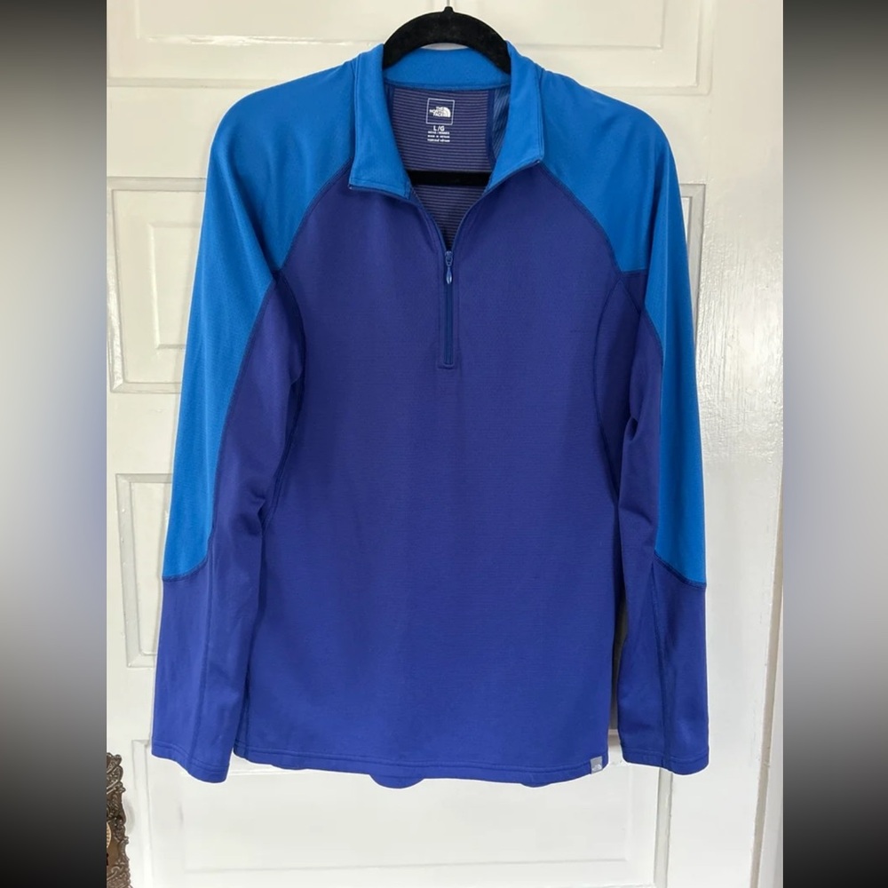 The North Face FlashDry Royal Blue 1/4 Zip Pullover. Size Large